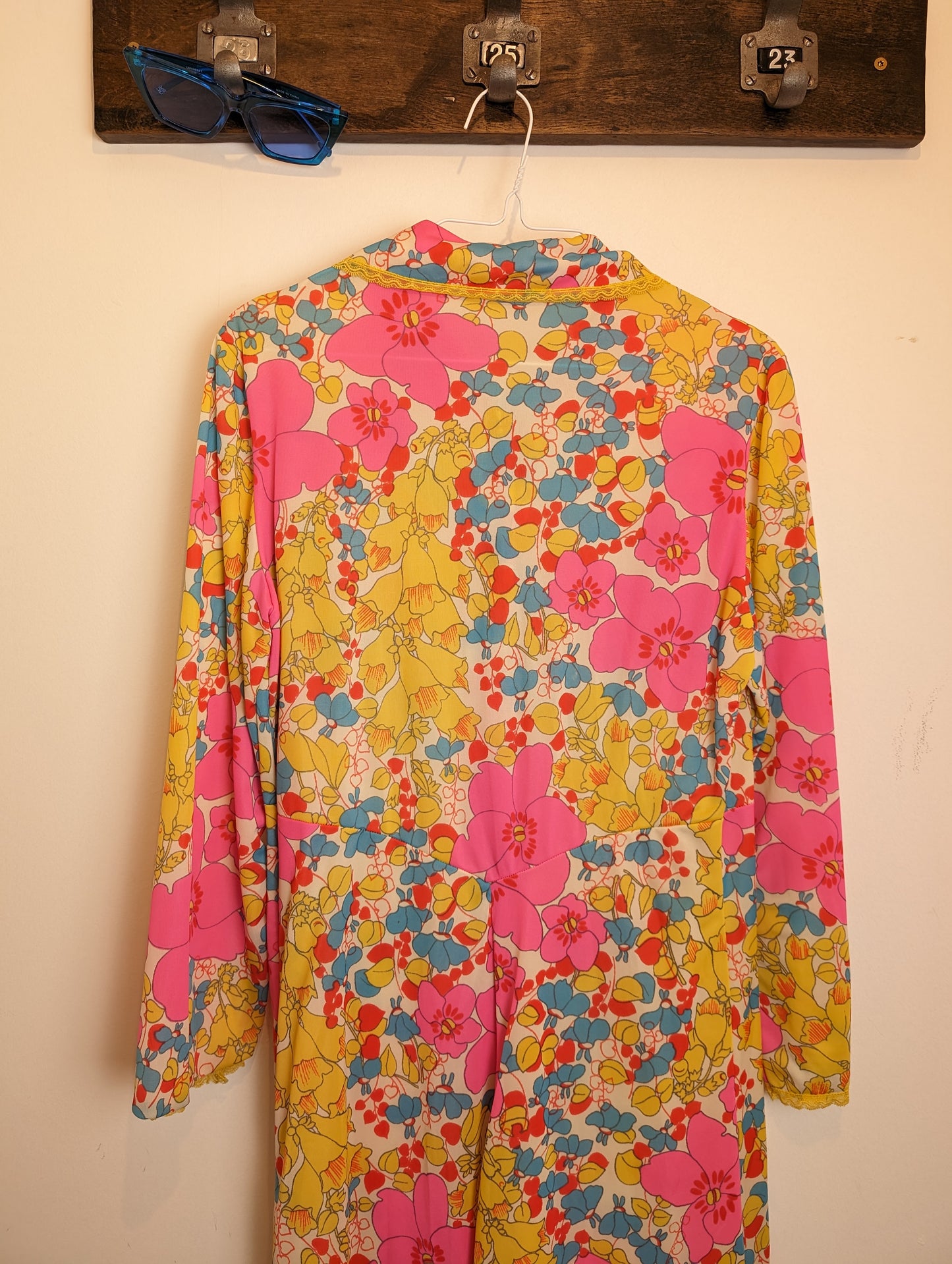 Italian vintage house jacket hot bright pink floral size 8 10 12